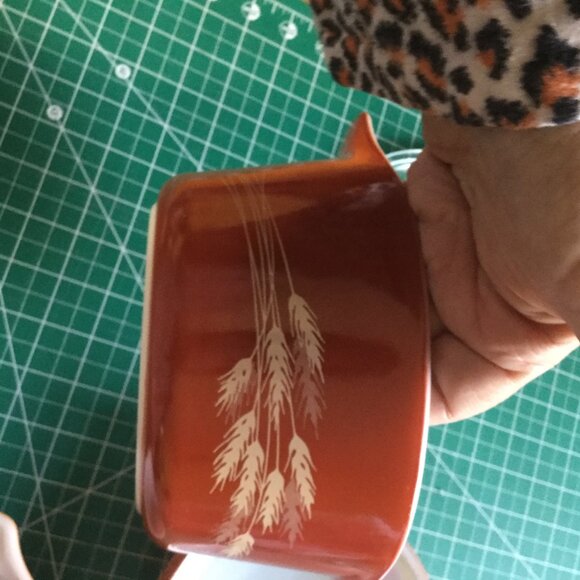 Vintage Pyrex Autumn Harvest Wheat Pattern Orange/Rust 3 Piece Set with lids - Picture 5 of 5